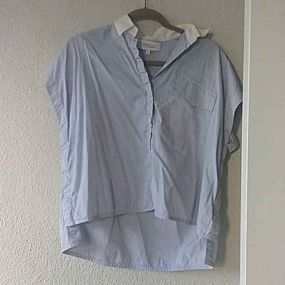 Blue shirt with white collar - Picture 1 of 1